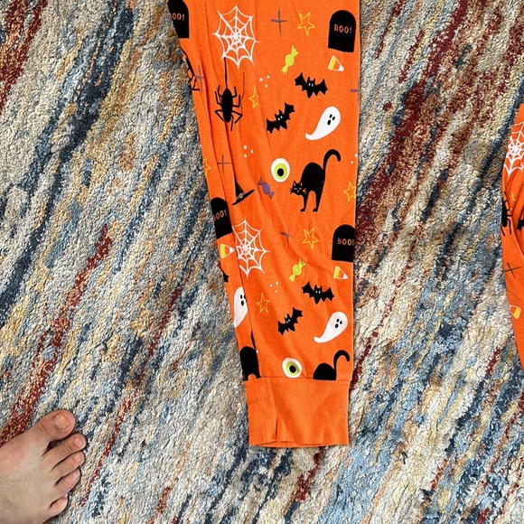 Hyde & EEK! Boutique Men’s Halloween Print Pajama Set
Size medium ORANGE. - Picture 6 of 8